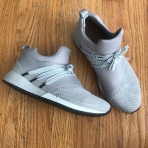 A new day tennis shoes. Worn maybe 10 times.